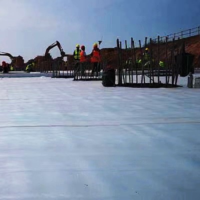 Pre-Applied Fully Bonded Plain HDPE Waterproofing Membrane for Basement Slabs & Walls